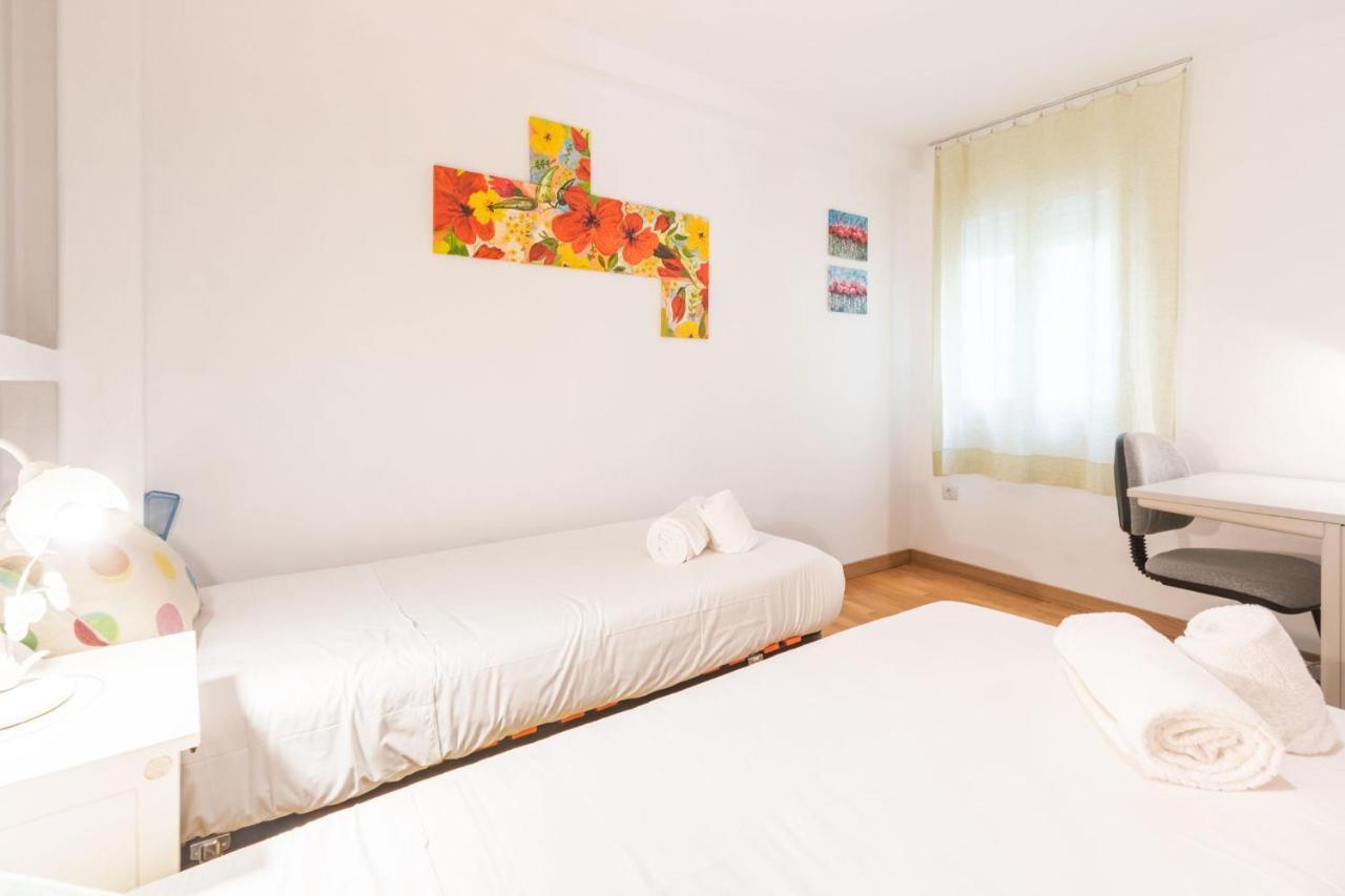 Goles Courtyard With Parking By Valcambre Apartment Севиля Екстериор снимка