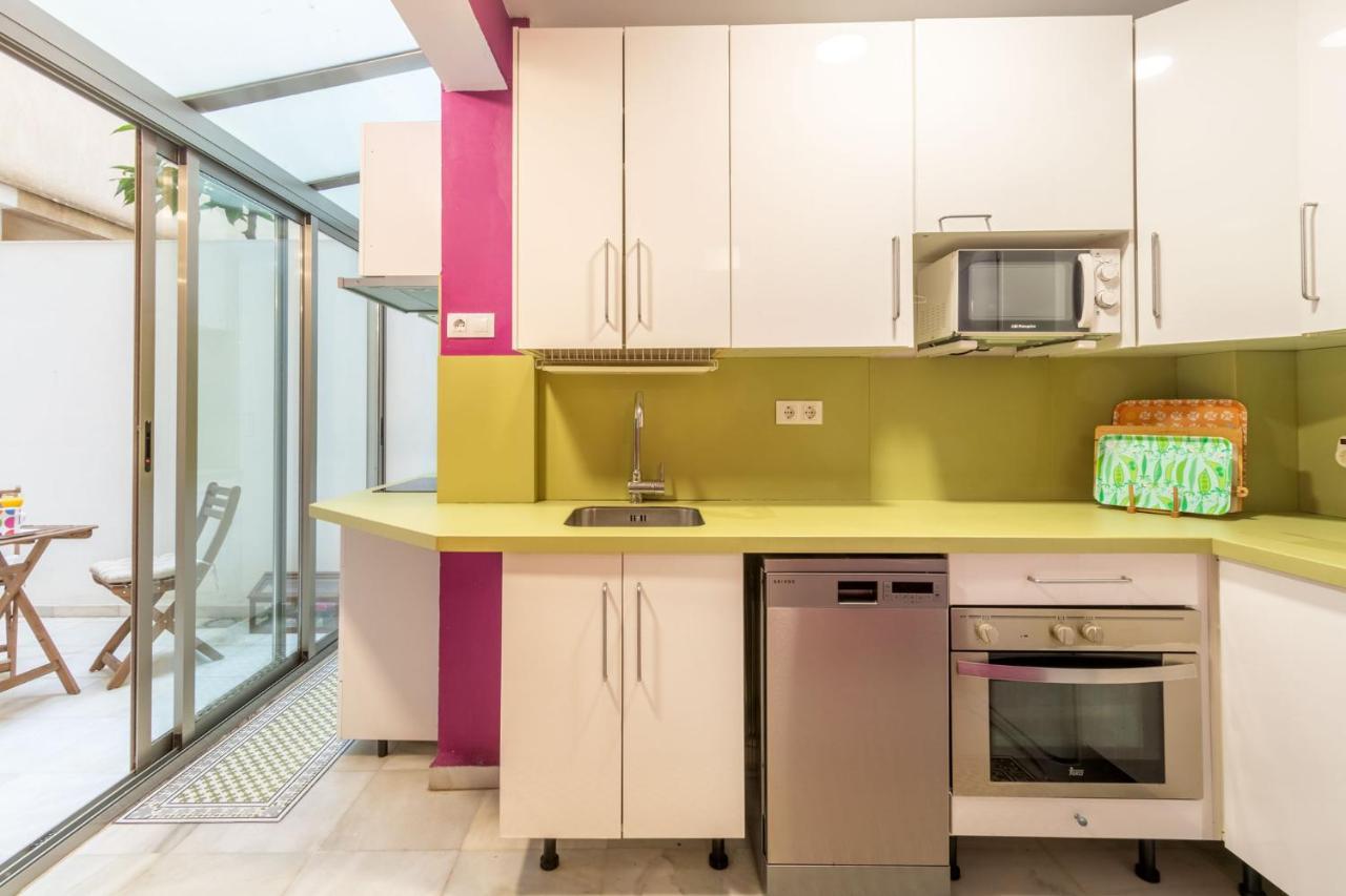 Goles Courtyard With Parking By Valcambre Apartment Севиля Екстериор снимка